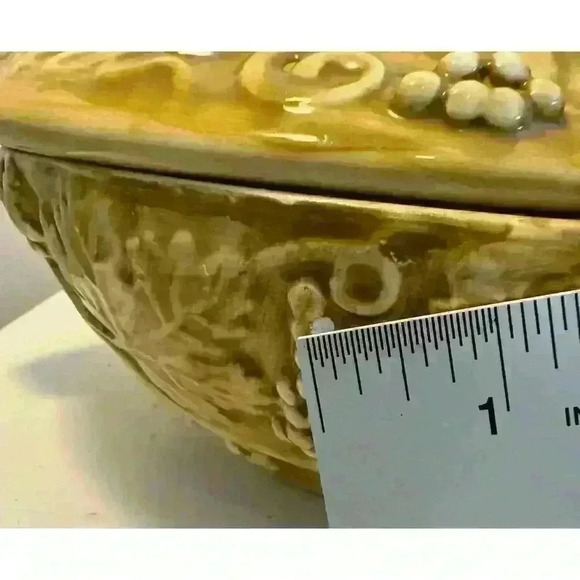 Vintage Perigrappa of Deruta Italy Round Covered Vegetable Serving Dish Yellow - Picture 7 of 10